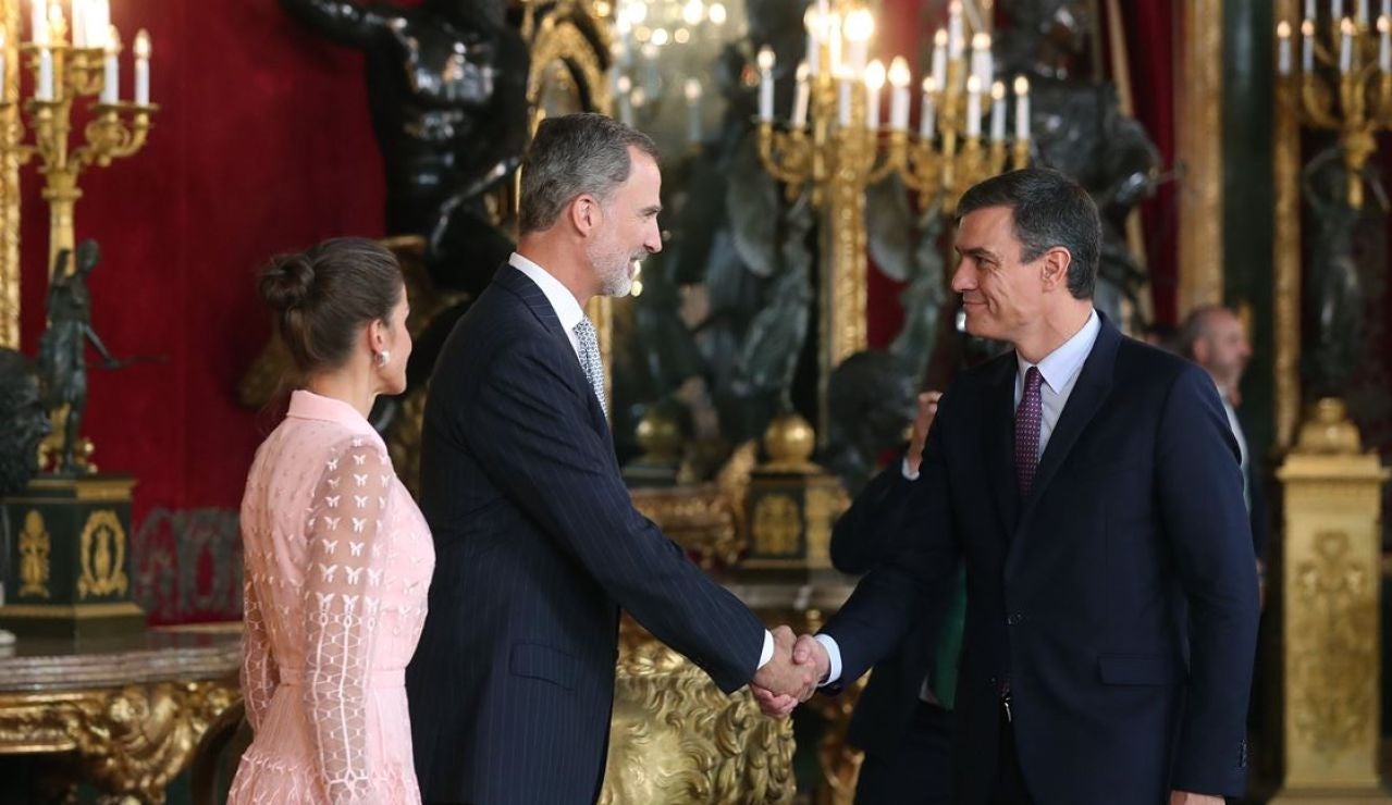 Pedro Sánchez con los reyes en la recepción del 12 de octubre Pedro Sánchez con los reyes en la recepción del 12 de octubre