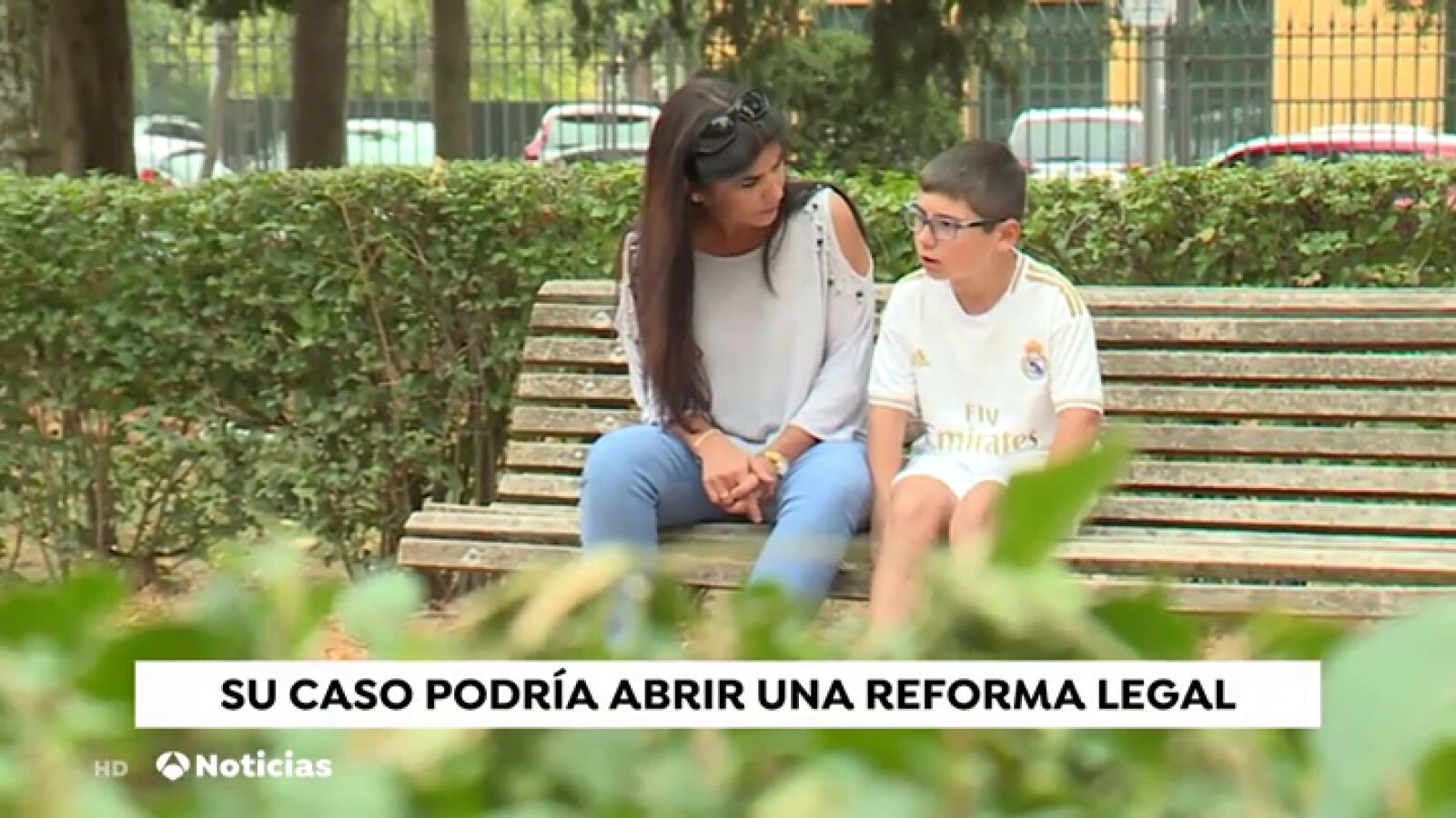 La lucha de la madre de un niño que tuvo leucemia durante siete años para cambiar la ley educativa