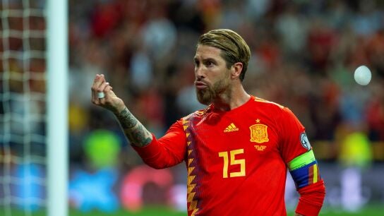 Sergio Ramos celebra un gol con Espa&ntilde;a