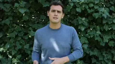 Rivera ofrece un pacto entre PSOE, PP y Ciudadanos tras las elecciones del 10 de noviembre Rivera ofrece un pacto entre PSOE, PP y Ciudadanos tras las elecciones del 10 de noviembre