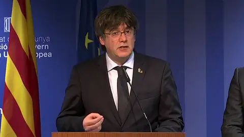 Puigdemont llama a responder en las urnas el 10-N Puigdemont llama a responder en las urnas el 10-N