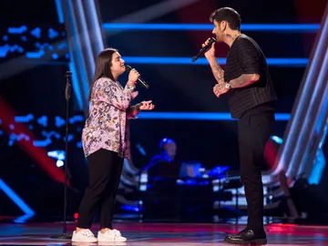 Melendi y Paola Casas cantan a capela ‘Con solo una sonrisa’ Melendi y Paola Casas cantan a capela ‘Con solo una sonrisa’