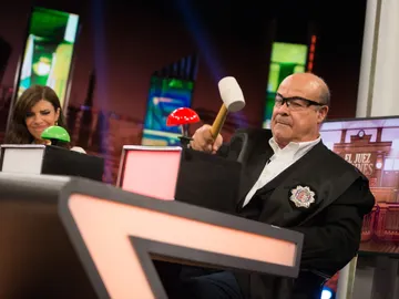 Antonio Resines explica con gran detalle en 'El Hormiguero 3.0' qué es el sexo tántrico: "Se trata de retener..." Antonio Resines explica con gran detalle en 'El Hormiguero 3.0' qué es el sexo tántrico: "Se trata de retener..."