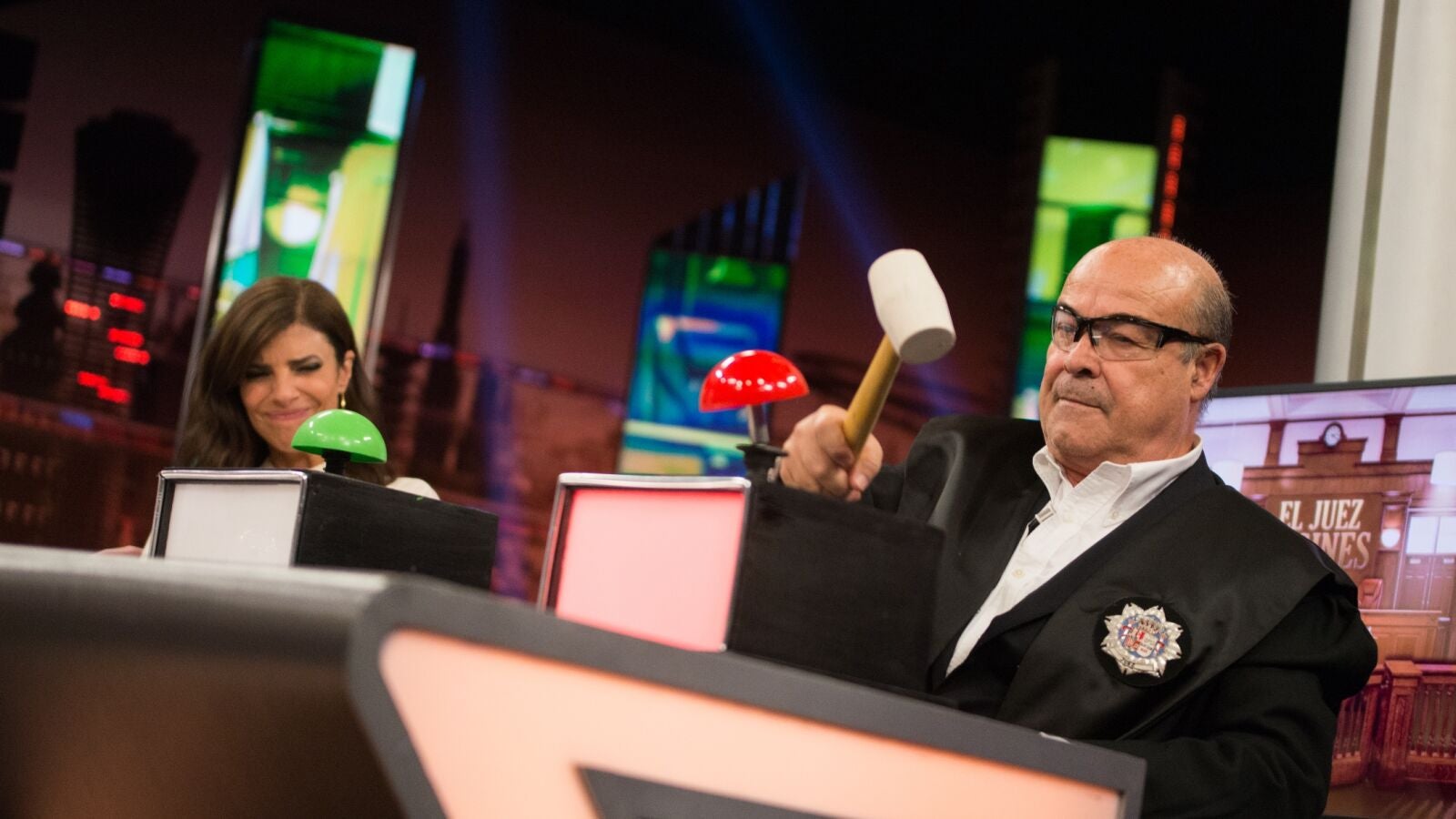 Antonio Resines explica con gran detalle en 'El Hormiguero 3.0' qué es el sexo tántrico: 
