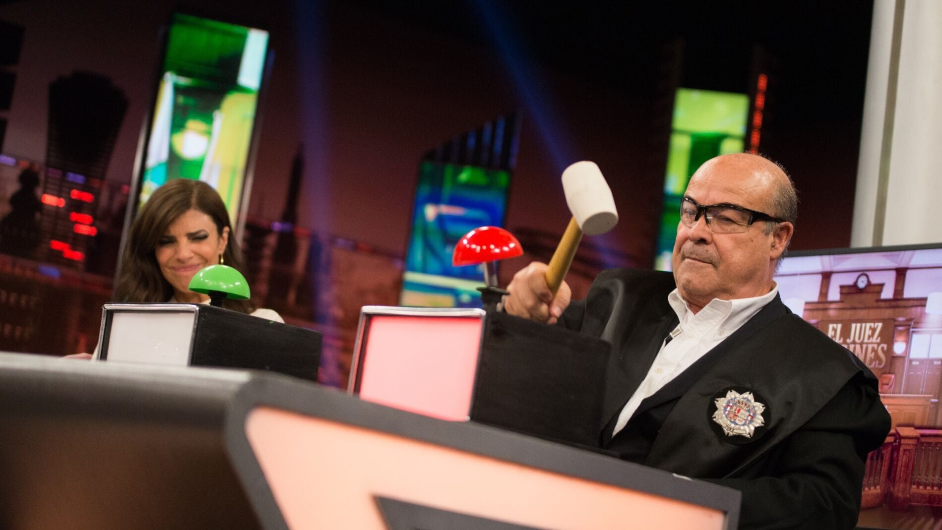 Antonio Resines explica con gran detalle en 'El Hormiguero 3.0' qué es el sexo tántrico: "Se trata de retener..."