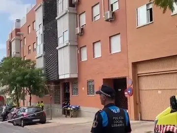 Un hombre se atrinchera en Leganés y mantiene retenida a su mujer Un hombre se atrinchera en Leganés y mantiene retenida a su mujer