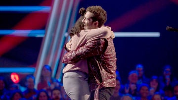 David Bisbal tira de estrategia y suma la bonita voz de Luc&iacute;a Souto a su equipo