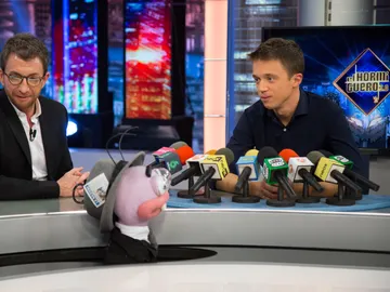 "Manuela Carmena me ha cebado", la confesión de Errejón a Trancas y Barrancas en 'El Hormiguero 3.0' "Manuela Carmena me ha cebado", la confesión de Errejón a Trancas y Barrancas en 'El Hormiguero 3.0'
