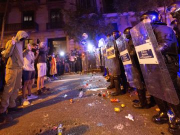 Al menos tres detenidos en la manifestación en Barcelona Al menos tres detenidos en la manifestación en Barcelona