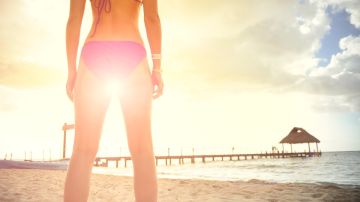 Mujer con bikini Mujer con bikini