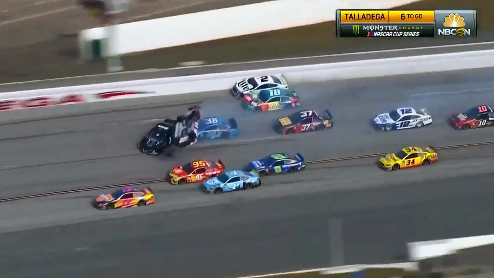 La maniobra del vehículo de Brendan Gaughan La maniobra del vehículo de Brendan Gaughan