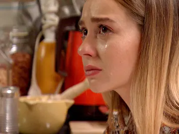 Mateo trata de consolar a Luisita, destrozada decidir separarse de Amelia Mateo trata de consolar a Luisita, destrozada decidir separarse de Amelia