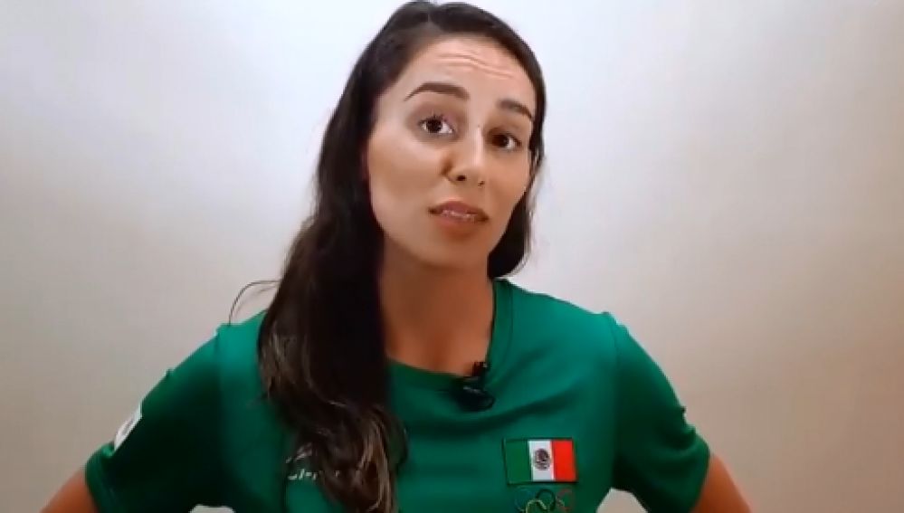 Elsa García en el vídeo de Twitter