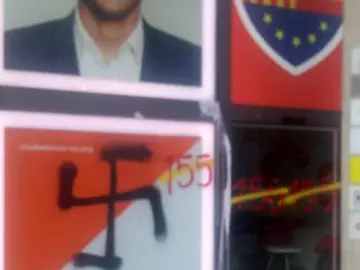 Pintadas en las sedes de Ciudadanos, PSC y PP Pintadas en las sedes de Ciudadanos, PSC y PP