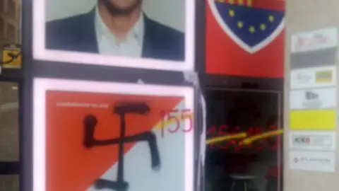 Pintadas en las sedes de Ciudadanos, PSC y PP Pintadas en las sedes de Ciudadanos, PSC y PP