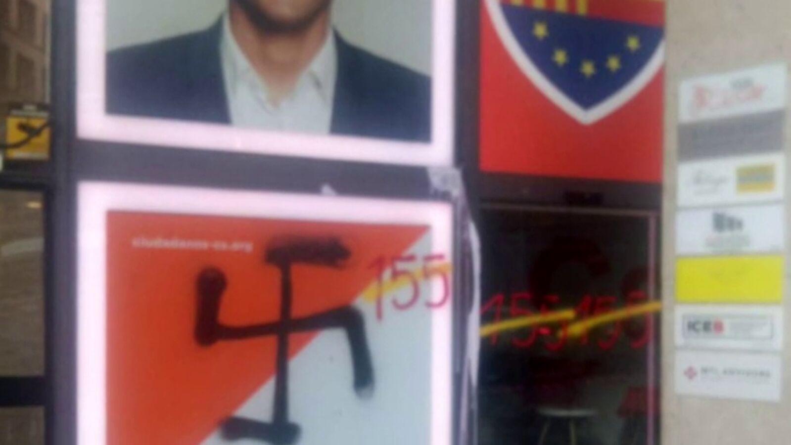 Pintadas con esvásticas en las sedes de Ciudadanos, PSC y PP 