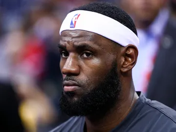 Lebron James durante un partido Lebron James durante un partido