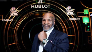 Mike Tyson demuestra que a sus 53 años no se ha olvidado de boxear