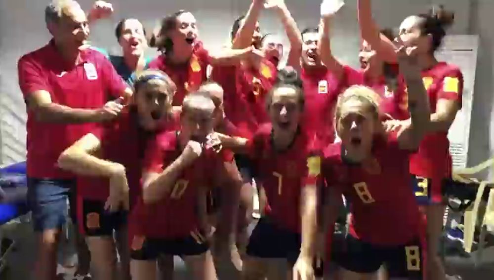 La fiesta de la Selección española de fútbol playa femenina tras meterse en la final de los Juegos Mundiales de la Arena