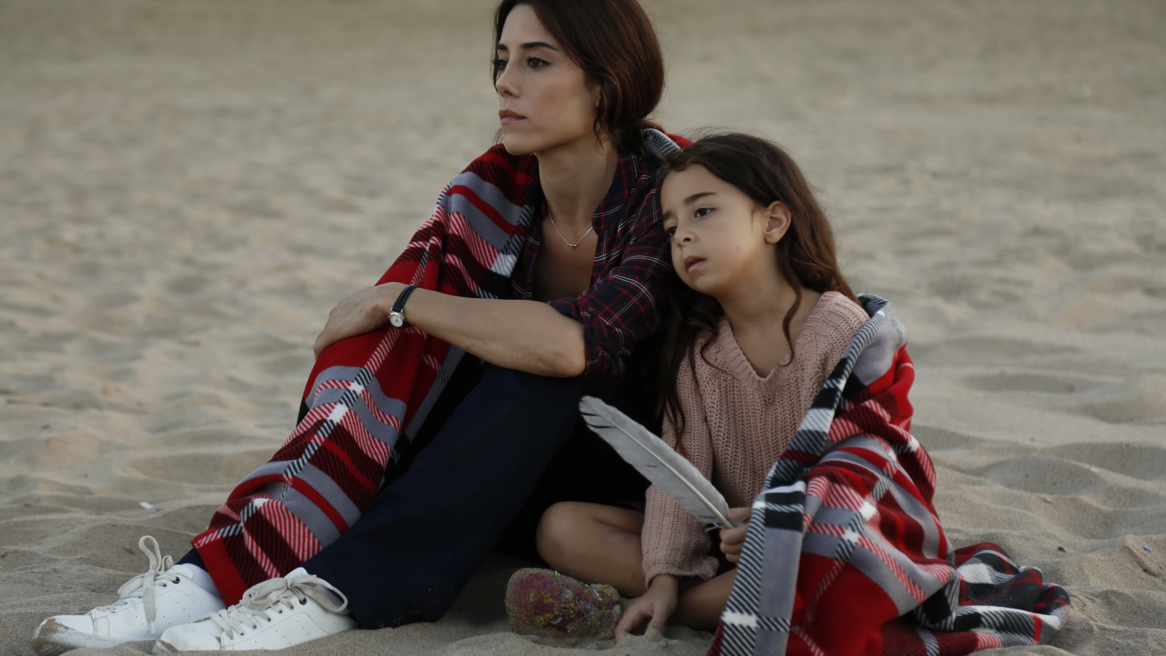 Zeynep y Melek en 'Madre' Zeynep y Melek en 'Madre'