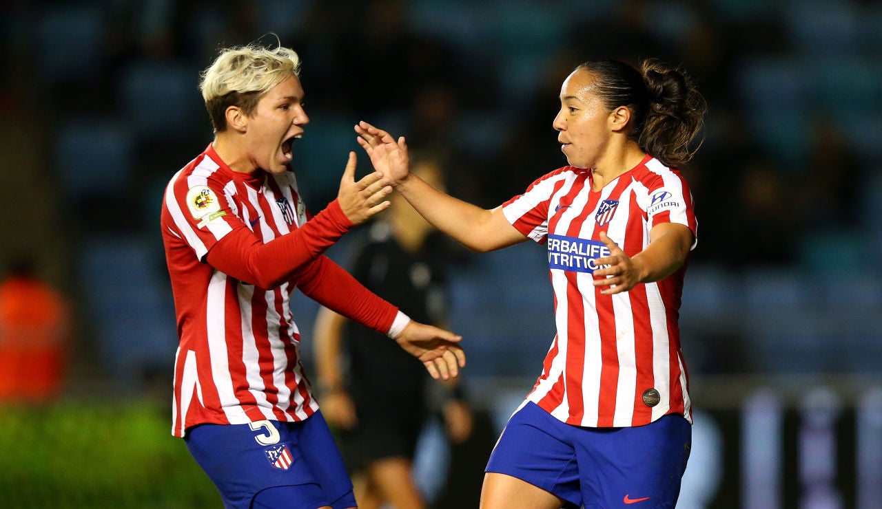 Charlyn Corral celebra su gol ante el Manchester City Charlyn Corral celebra su gol ante el Manchester City