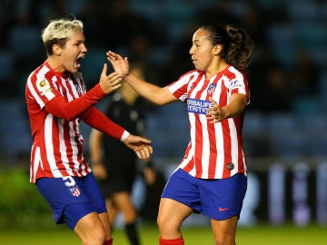 Charlyn Corral celebra su gol ante el Manchester City