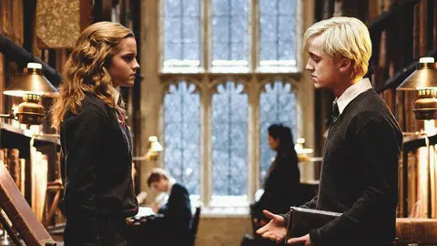 Hermione (Emma Watson) y Draco (Tom Felton) en la saga 'Harry Potter' Hermione (Emma Watson) y Draco (Tom Felton) en la saga 'Harry Potter'