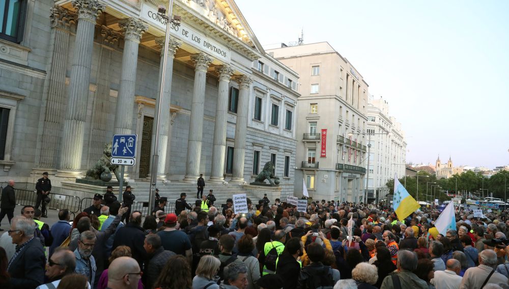 Pensionistas llegan a Madrid desde Cádiz y Bilbao