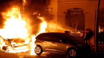 Coches ardiendo en Barcelona Coches ardiendo en Barcelona