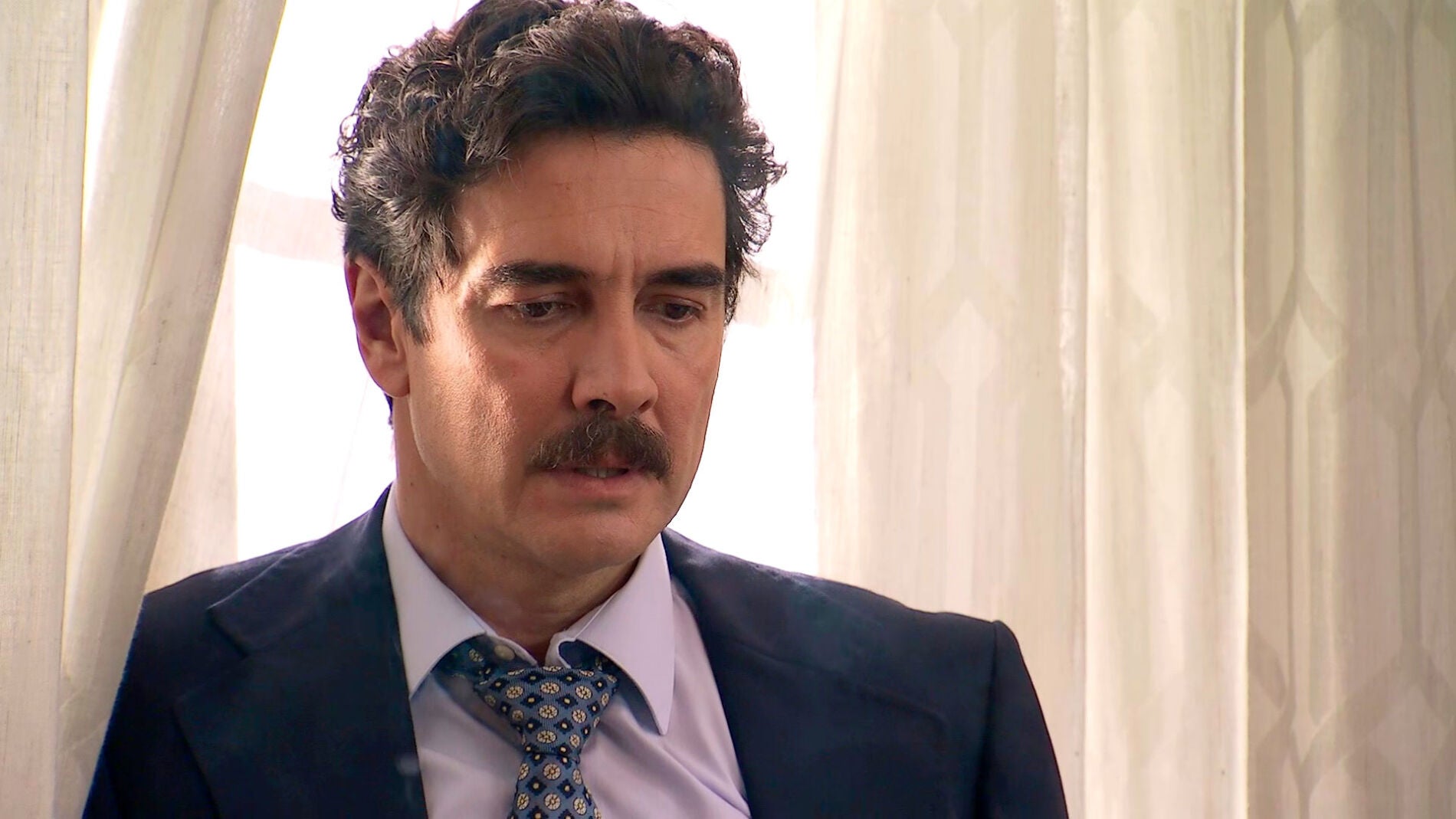 Armando toma de su propio veneno: los celos