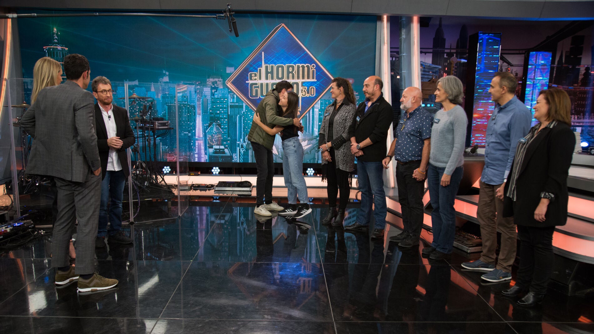 Luis Figo y Helen Svedin averiguan las parejas reales de 'El Hormiguero 3.0'