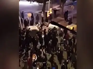 Investigan un doble atropello de los Mossos en Tarragona durante las manifestaciones por el 'procés' Investigan un doble atropello de los Mossos en Tarragona durante las manifestaciones por el 'procés'