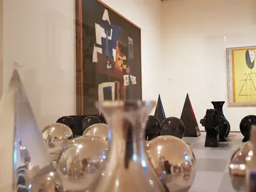 Vista de un ajedrez diseñado por el artista Man Ray Vista de un ajedrez diseñado por el artista Man Ray