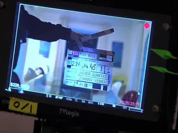 Descubre cómo se grabaron las sorprendentes escenas del cuarto capítulo de 'Toy boy' Descubre cómo se grabaron las sorprendentes escenas del cuarto capítulo de 'Toy boy'