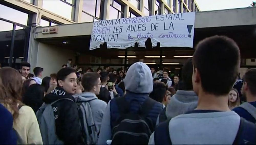 La universidad de Girona permite a los alumnos que se movilicen acudir solo a un examen final