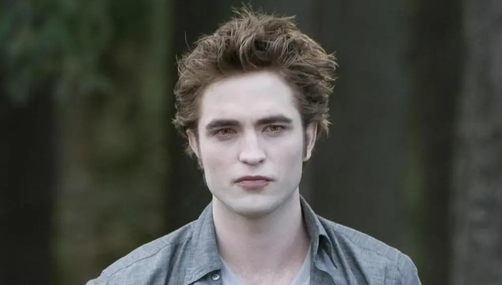 Robert Pattinson como Edward Cullen en 'Crepúsculo'