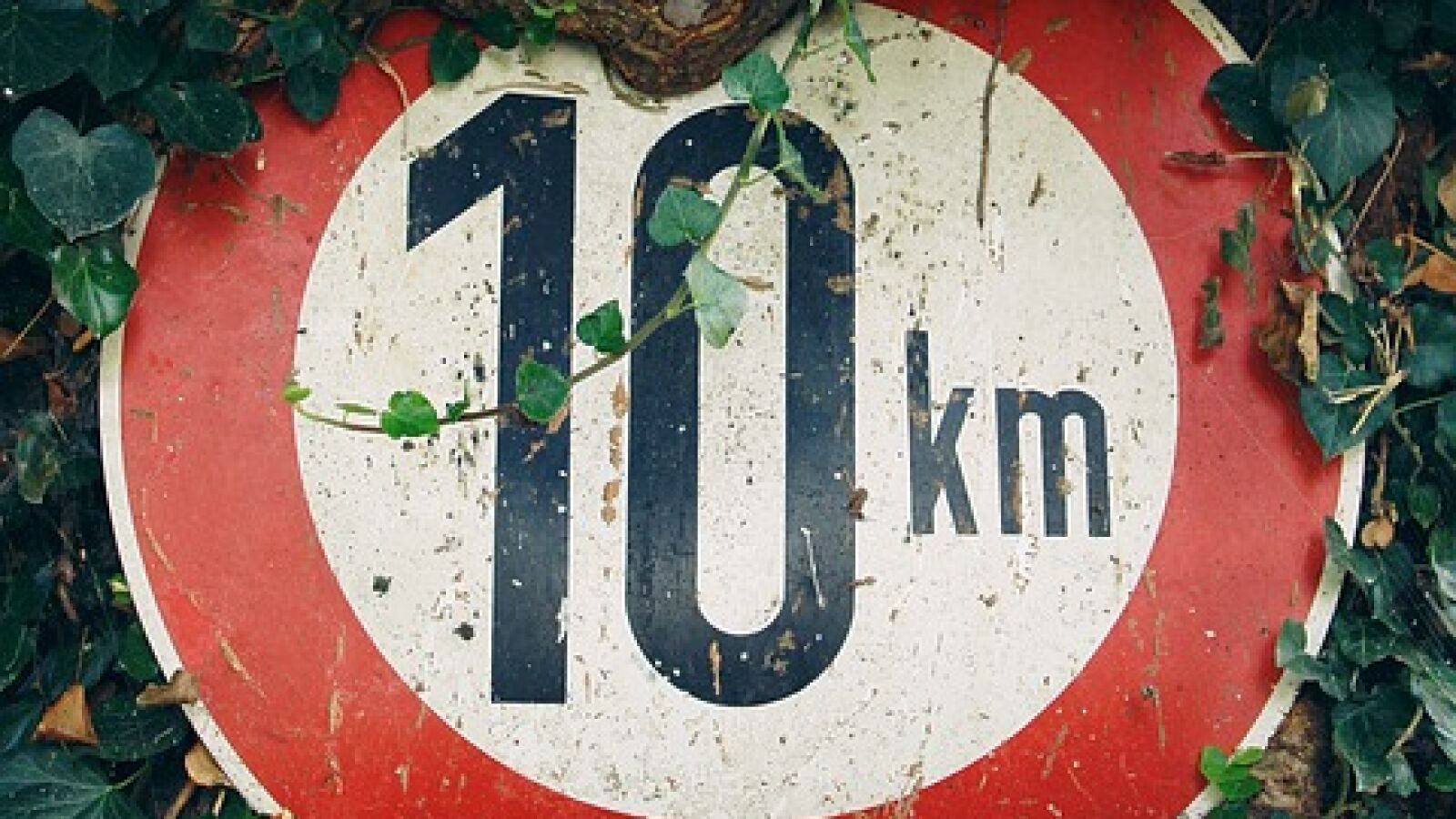 Pontevedra vuelve a pisar el freno: limita la velocidad a 10 km/h en el centro urbano