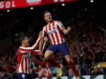 Saúl celebra su gol junto a Morata