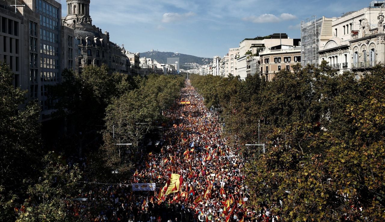Miles de personas se concentran en el centro de Barcelona Miles de personas se concentran en el centro de Barcelona