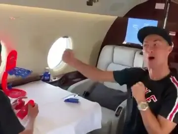 La celebración de Cristiano Ronaldo tras ganar a su hijo en un juego de mesa La celebración de Cristiano Ronaldo tras ganar a su hijo en un juego de mesa