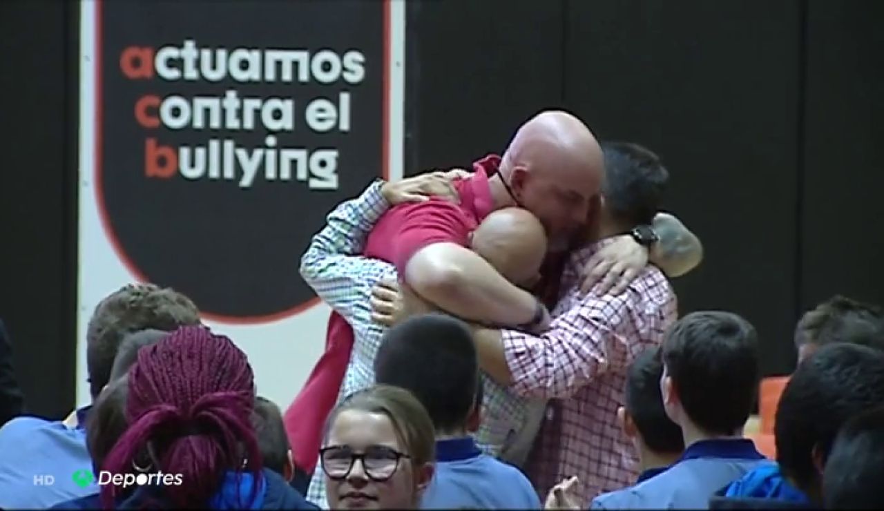 Iñaki Zubizarreta y su campaña contra el 'bullying' escolar: "Me fui a suicidar con 12 años" Iñaki Zubizarreta y su campaña contra el 'bullying' escolar: "Me fui a suicidar con 12 años"