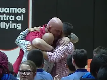 Iñaki Zubizarreta y su campaña contra el 'bullying' escolar: "Me fui a suicidar con 12 años" Iñaki Zubizarreta y su campaña contra el 'bullying' escolar: "Me fui a suicidar con 12 años"