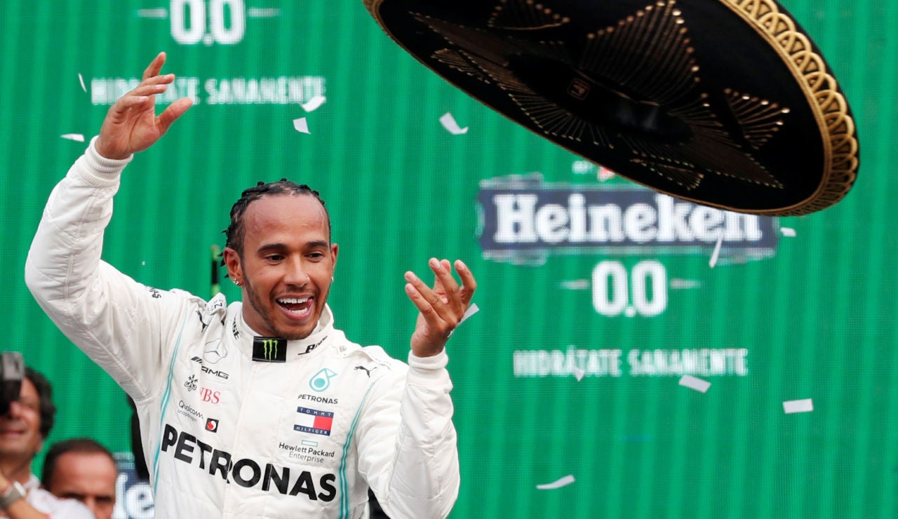 Lewis Hamilton celebra su victoria en el GP de México