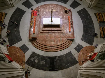 El Gobierno distribuye las fotografías que reflejan cómo ha quedado la Basílica del Valle de los Caídos después de la exhumación. El Gobierno distribuye las fotografías que reflejan cómo ha quedado la Basílica del Valle de los Caídos después de la exhumación.