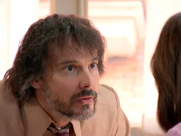 Guillermo se siente utilizado por Julia Guillermo se siente utilizado por Julia