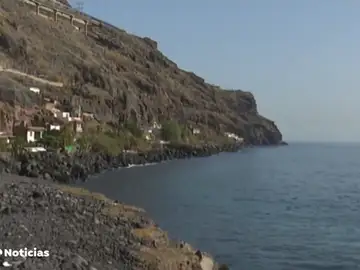 Tres años desalojados de sus casas en Candelaria, Tenerife, por riesgo de derrumbe Tres años desalojados de sus casas en Candelaria, Tenerife, por riesgo de derrumbe