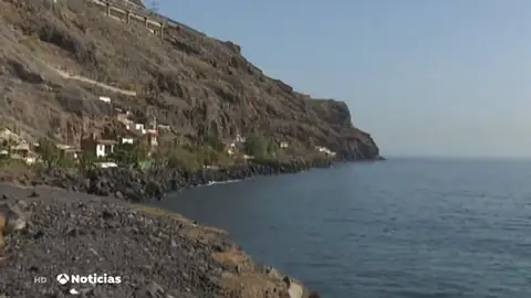 Tres años desalojados de sus casas en Candelaria, Tenerife, por riesgo de derrumbe Tres años desalojados de sus casas en Candelaria, Tenerife, por riesgo de derrumbe