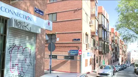 Alerta por secuestros a menores en Madrid: la policía investiga dos intentos de rapto en el barrio de Lucero Alerta por secuestros a menores en Madrid: la policía investiga dos intentos de rapto en el barrio de Lucero
