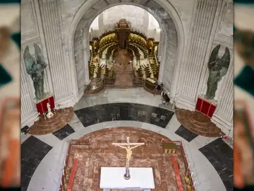Interior de la basílica de la Santa Cruz del Valle de los Caídos Interior de la basílica de la Santa Cruz del Valle de los Caídos