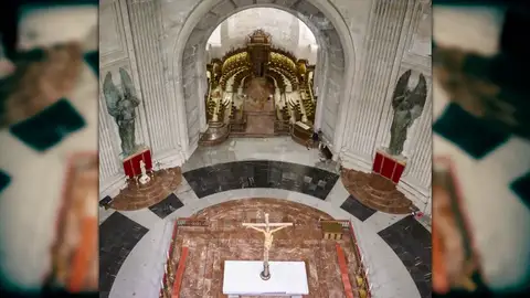 Interior de la basílica de la Santa Cruz del Valle de los Caídos Interior de la basílica de la Santa Cruz del Valle de los Caídos